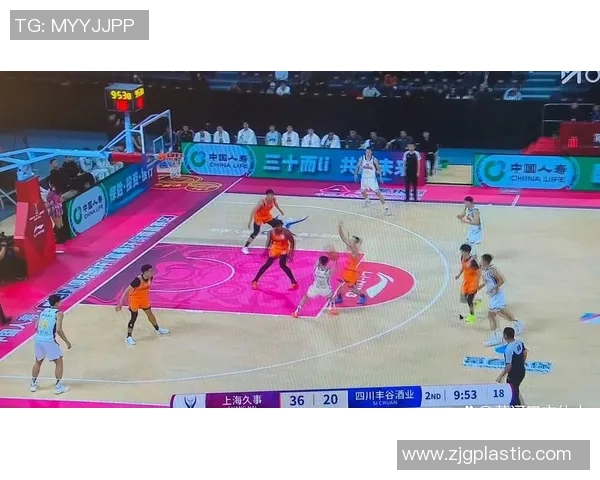 CBA激战四川队迎战上海队双方全力争夺季后赛席位 CBA激战四川队迎战上海队双方全力争夺季后赛席位