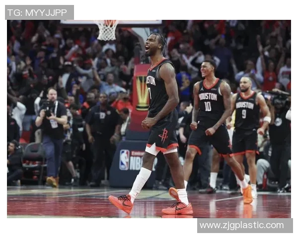 火箭队与鹈鹕队激战正酣直播精彩瞬间不容错过 火箭队与鹈鹕队激战正酣直播精彩瞬间不容错过