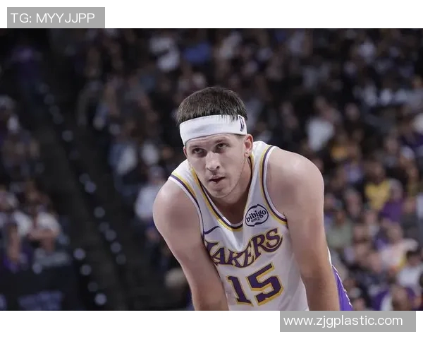 2013年湖人对阵雄鹿的精彩对决回顾与分析