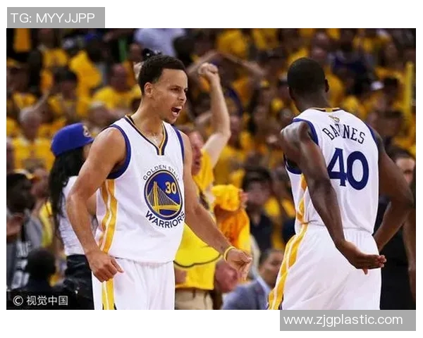 勇士与骑士首场对决精彩回顾与赛后分析