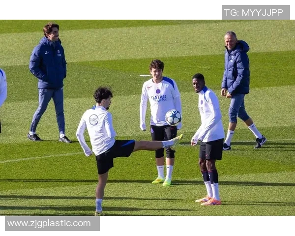 欧冠激战巴黎圣日耳曼对决强敌展现足球魅力与激情