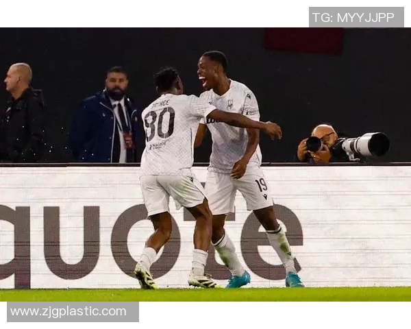 罗马队在主场迎战比尔森队全力争胜的关键对决 罗马队在主场迎战比尔森队全力争胜的关键对决