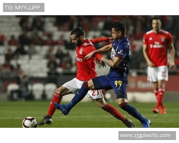 国民竟技与图库曼的激烈对决揭示了足球战术与团队精神的较量