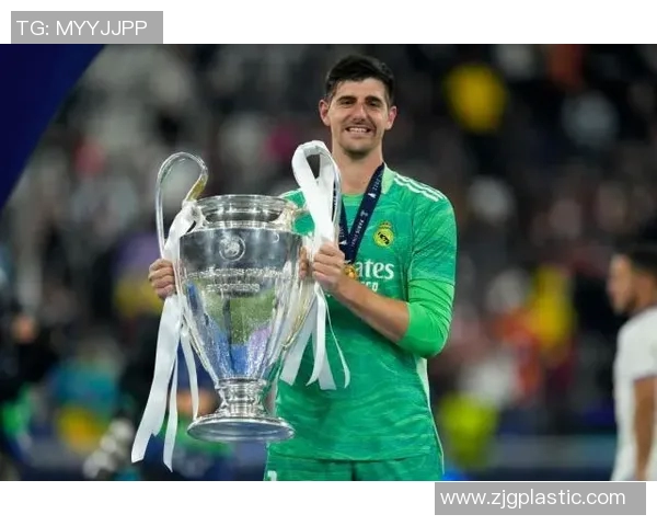 库尔图瓦：守护球门的铁血战士与足球场上的传奇之路