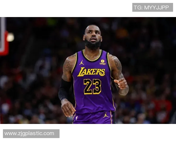 詹姆斯：从篮球场上的传奇到全球文化的影响力探索